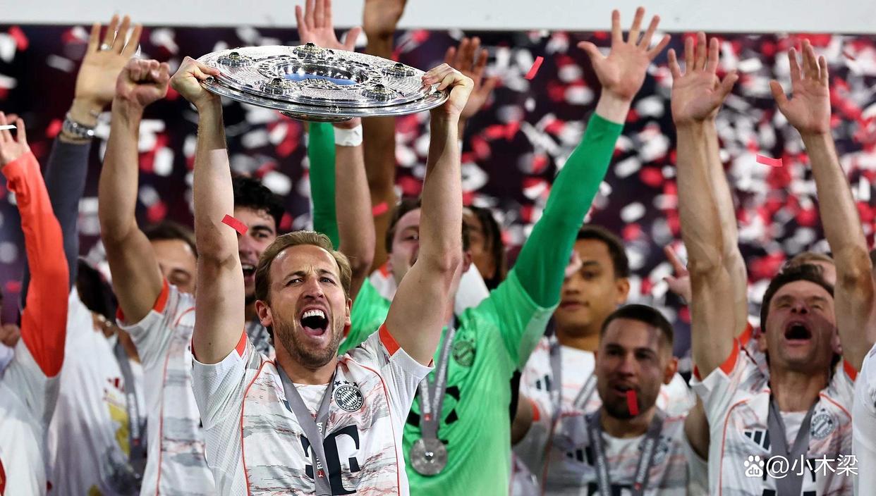 包含里程碑夜罗马战术微调，欧冠今晚刷纪录，球迷炸锅，身体对抗强度拉满的词条