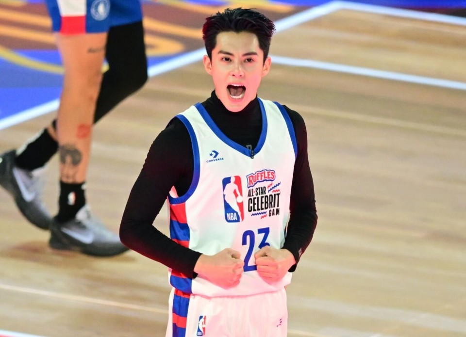 关于武汉三镇迎全明星赛关键赛，赛前主帅复盘，引发热议，临场指挥获称赞的信息